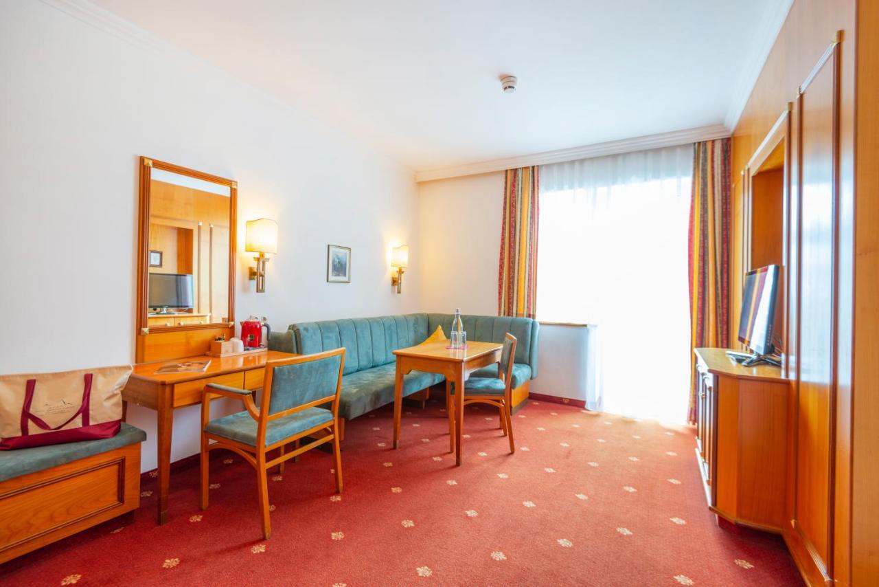 Hotel Germania Gastein - Ganzjaehrig Inklusive Alpentherme Gastein & Sommersaison Inklusive Gasteiner Bergbahnen Bad Hofgastein Bagian luar foto