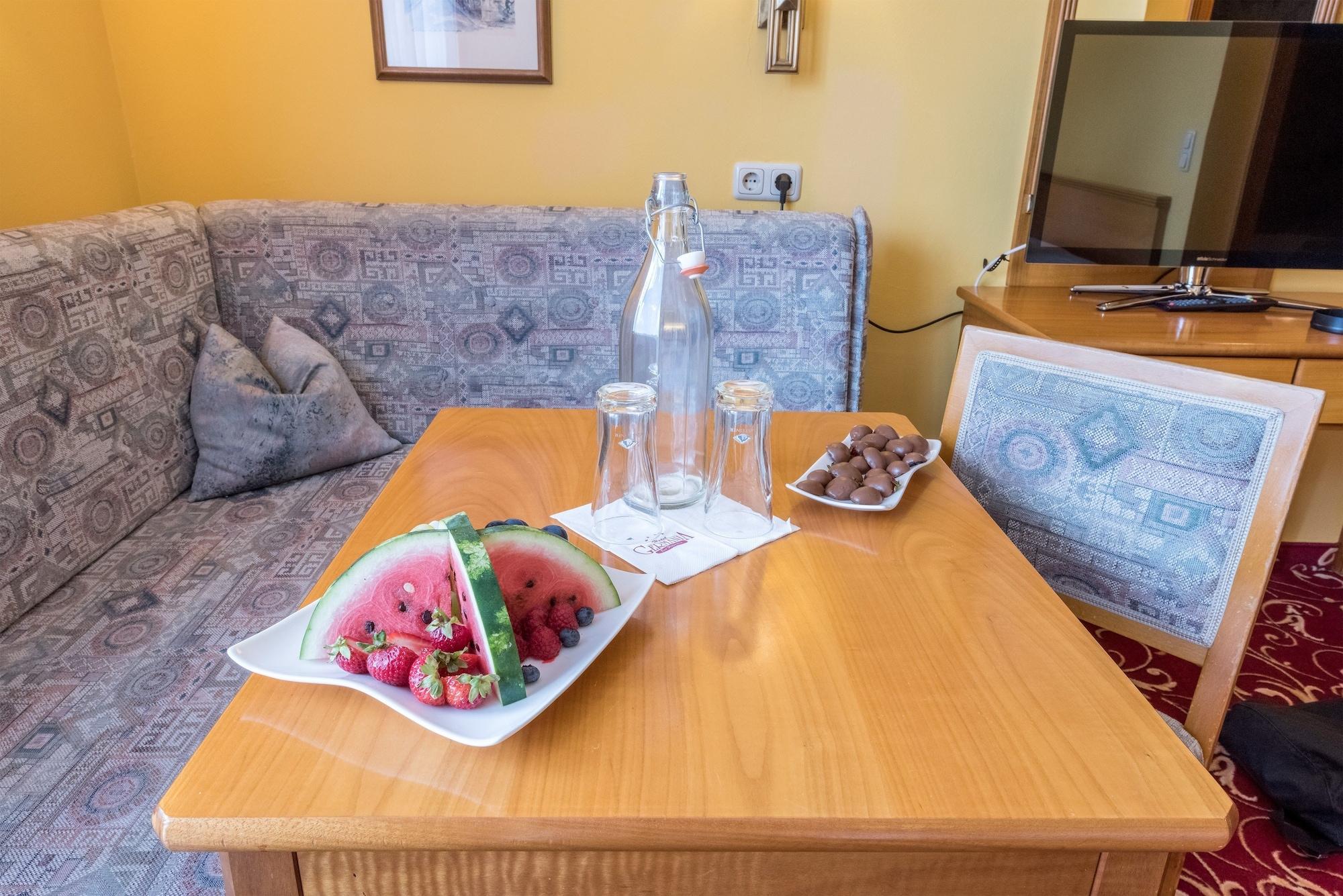 Hotel Germania Gastein - Ganzjaehrig Inklusive Alpentherme Gastein & Sommersaison Inklusive Gasteiner Bergbahnen Bad Hofgastein Bagian luar foto