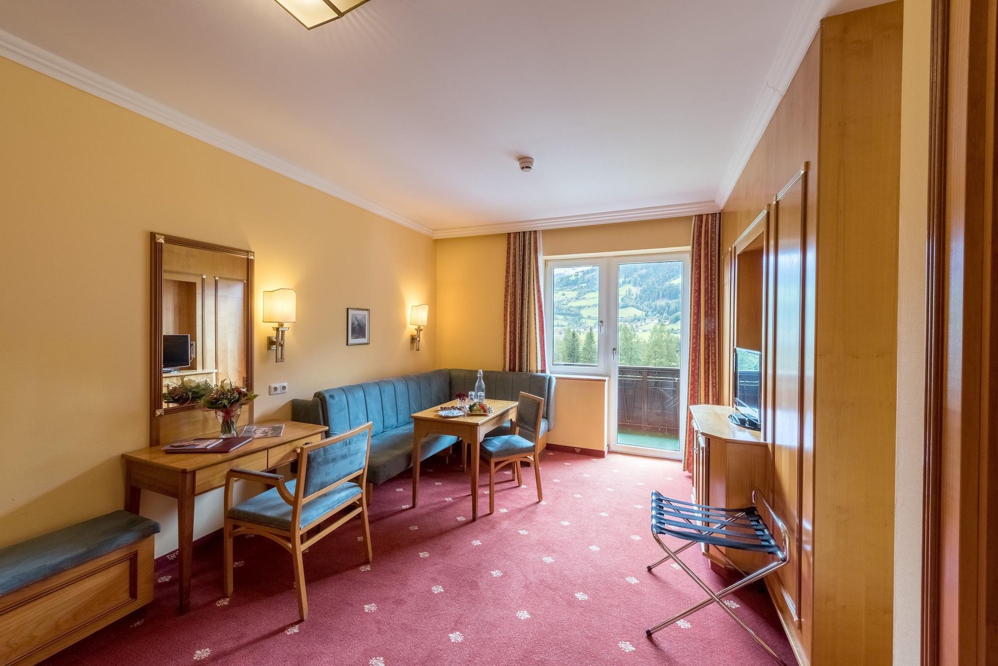 Hotel Germania Gastein - Ganzjaehrig Inklusive Alpentherme Gastein & Sommersaison Inklusive Gasteiner Bergbahnen Bad Hofgastein Bagian luar foto