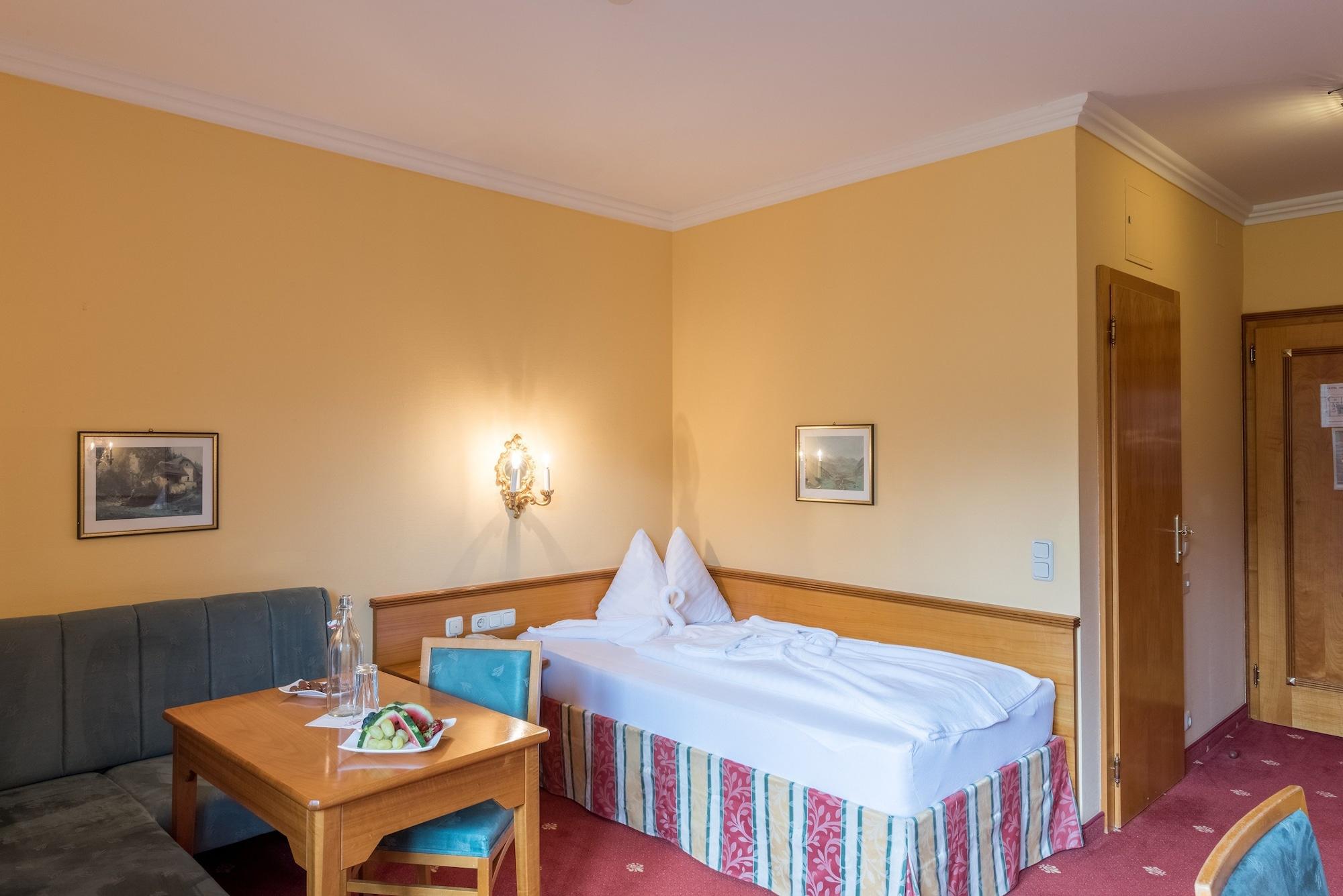 Hotel Germania Gastein - Ganzjaehrig Inklusive Alpentherme Gastein & Sommersaison Inklusive Gasteiner Bergbahnen Bad Hofgastein Bagian luar foto